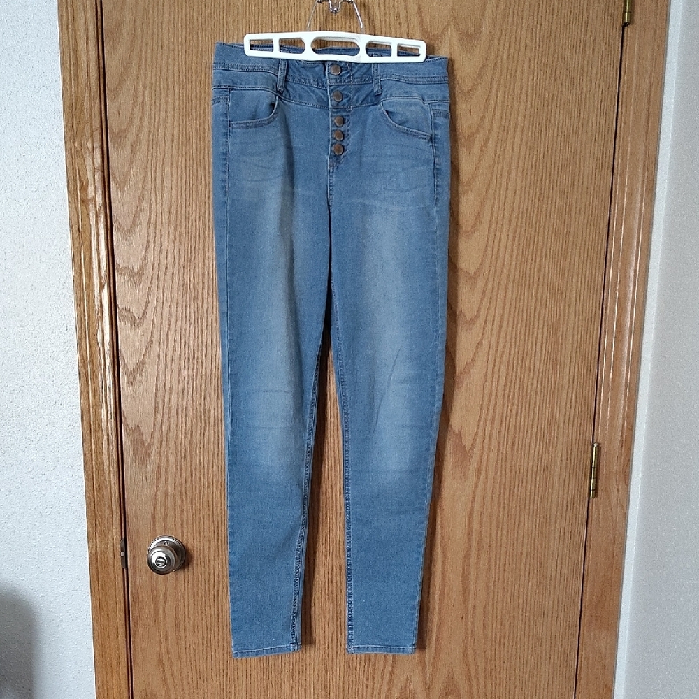 Women's/Juniors Jeans